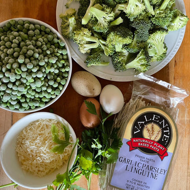 Garlic pasta linguini with vegetables