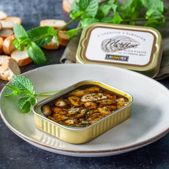 Ferrigno Tinned Mussels with Garlic, Oil, and Parsley