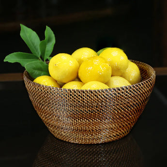 Round woven fruit basket