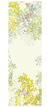 Tablerunner with cream background and floral pattern